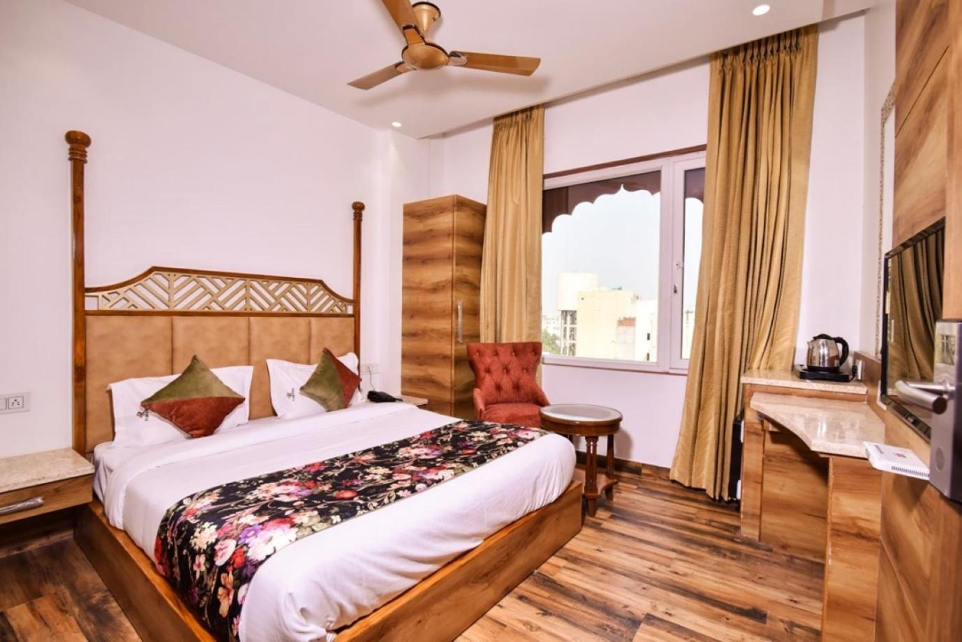אמריצר Hotel Rv Golden מראה חיצוני תמונה