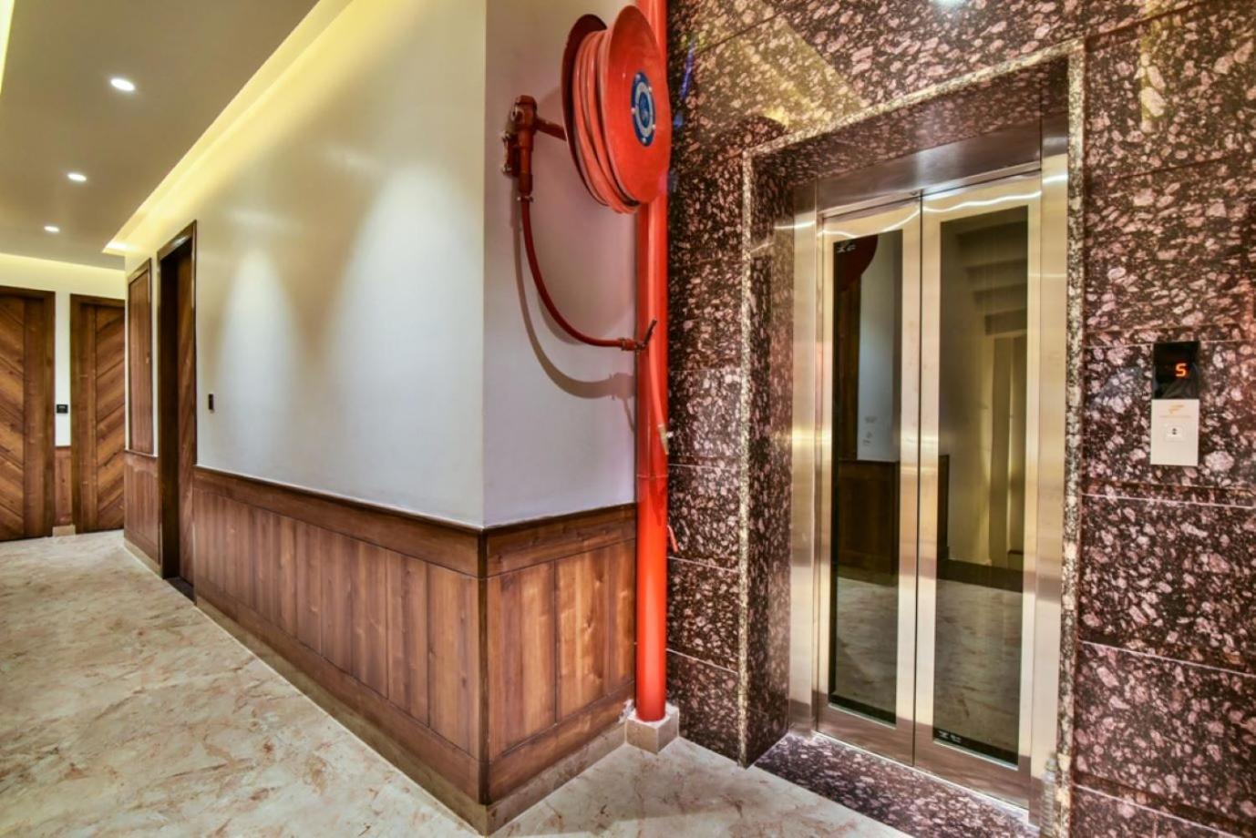 אמריצר Hotel Rv Golden מראה חיצוני תמונה