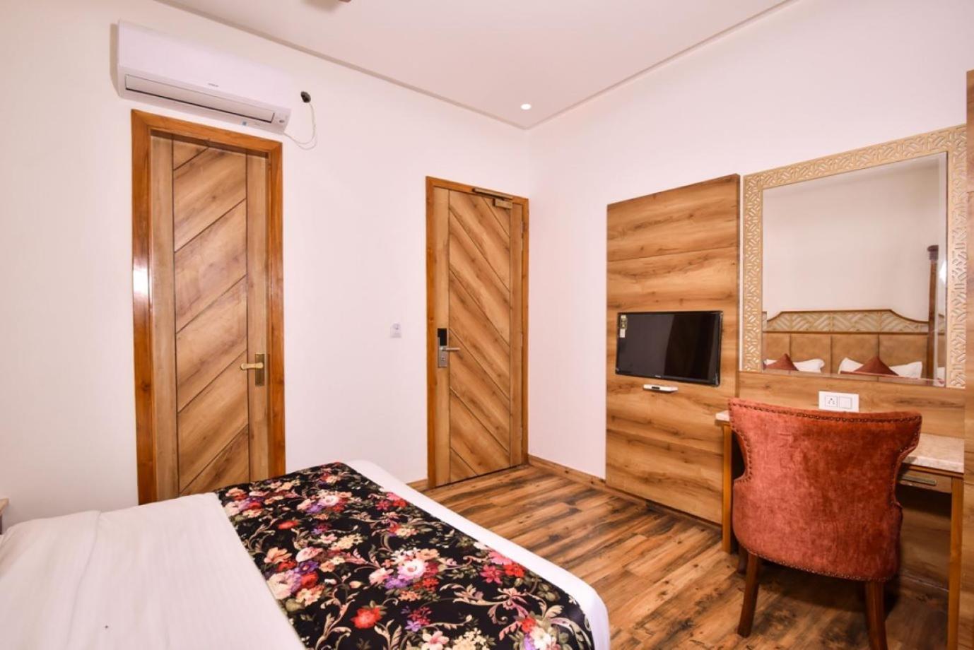 אמריצר Hotel Rv Golden מראה חיצוני תמונה