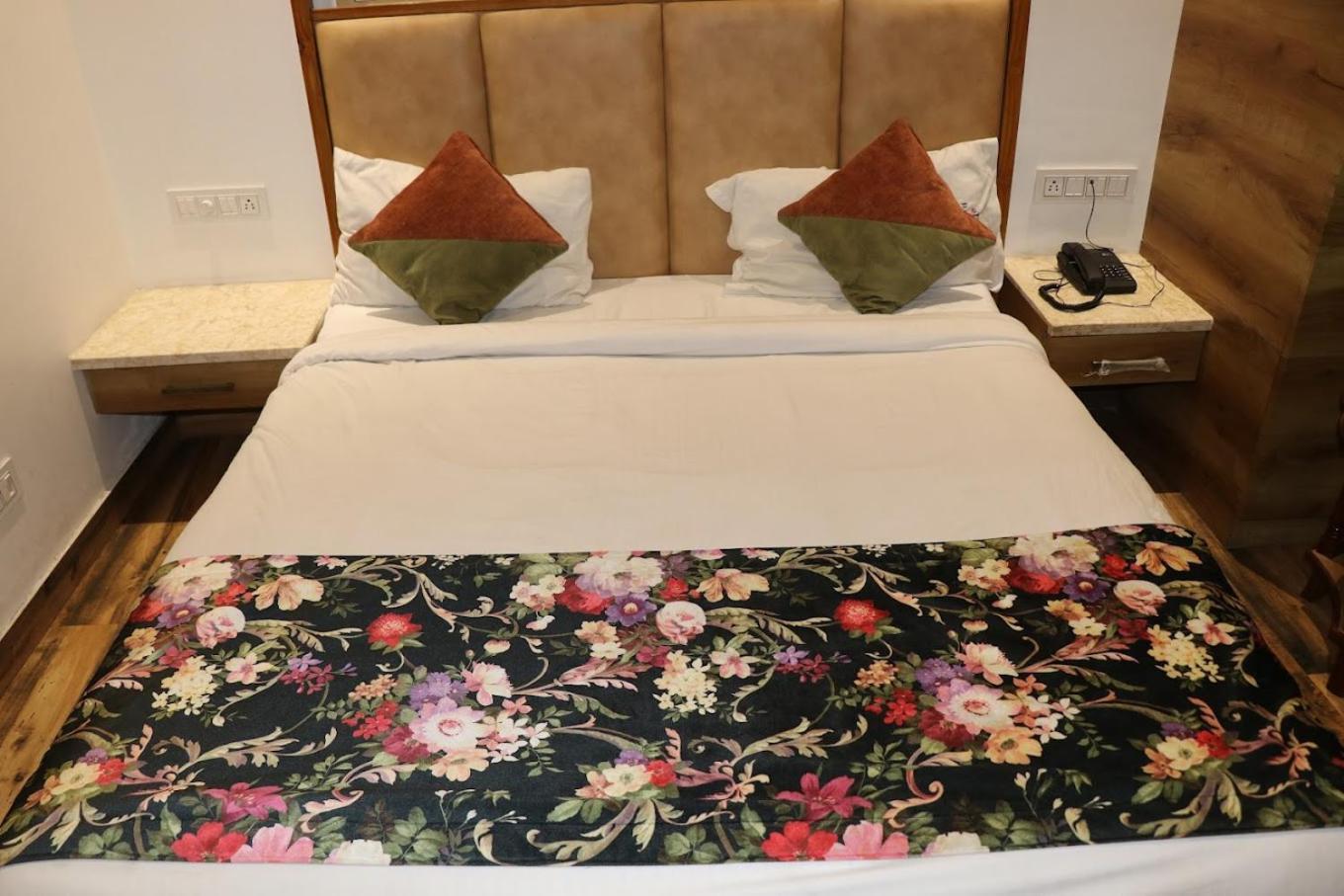 אמריצר Hotel Rv Golden מראה חיצוני תמונה