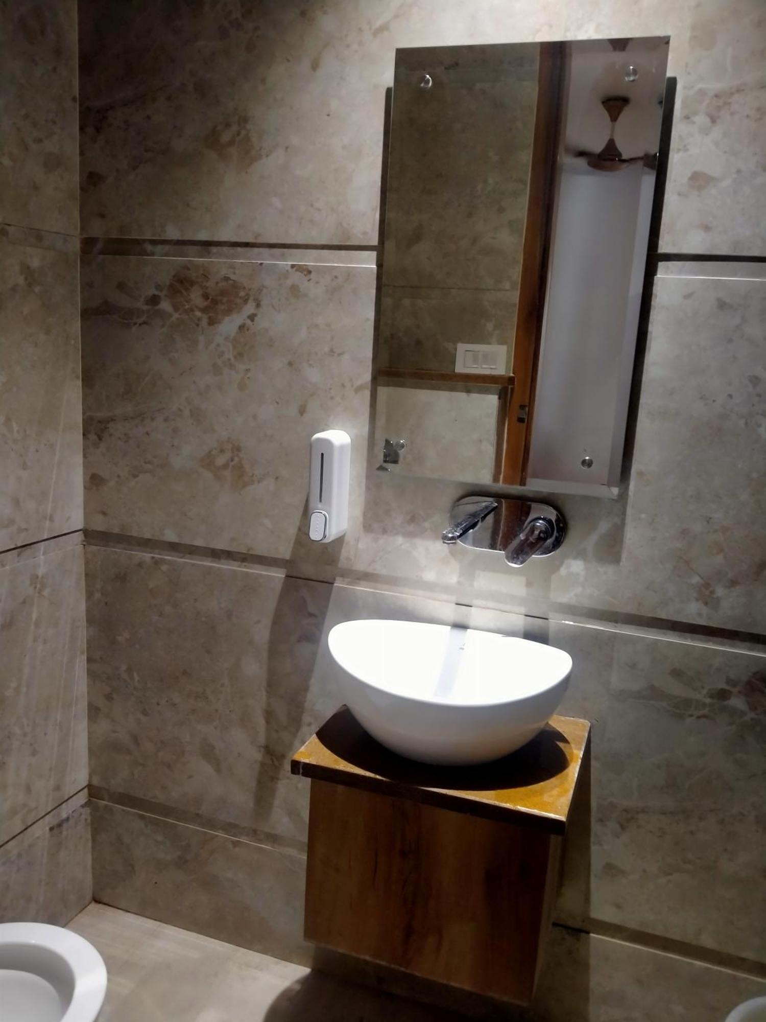 אמריצר Hotel Rv Golden מראה חיצוני תמונה